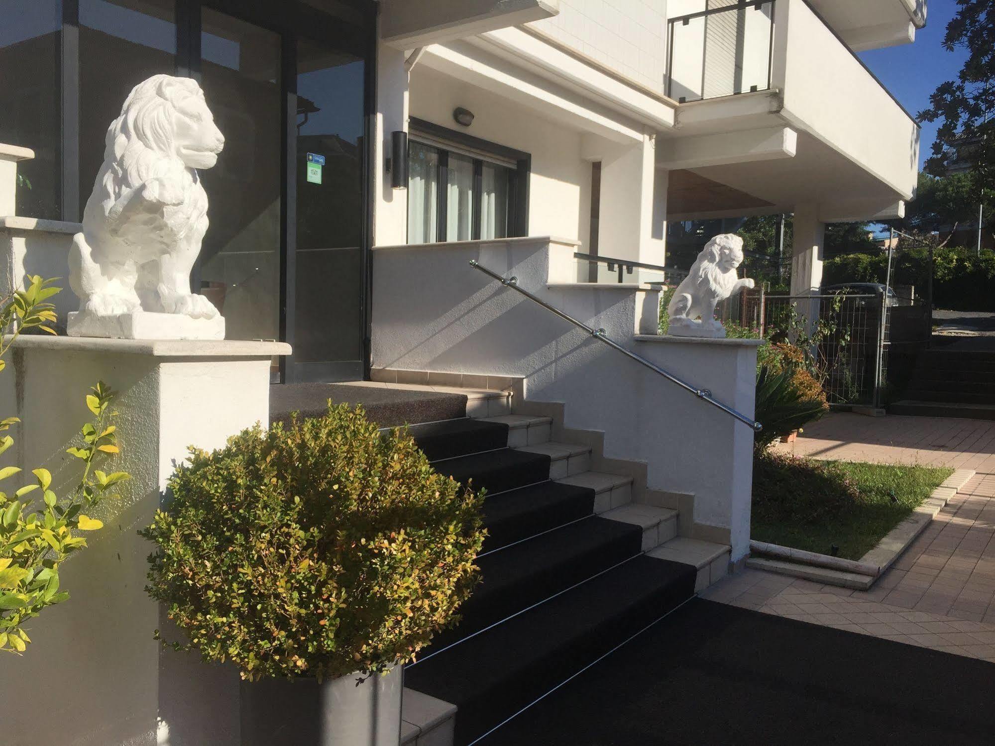 Sisto V Hotel Rome